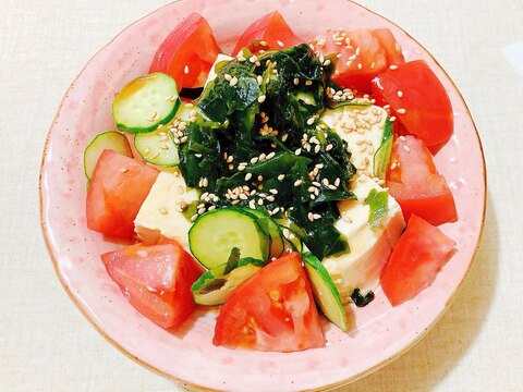 豆腐とトマトとワカメの中華サラダ